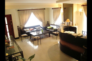  Vacation Hub International | Suburban Lodge Lobby