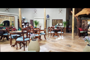  Vacation Hub International | Oluchi Lodge Lobby