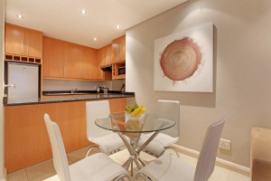  Vacation Hub International | Portico 404 Lobby