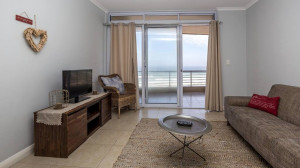  Vacation Hub International | Portico 501 Lobby