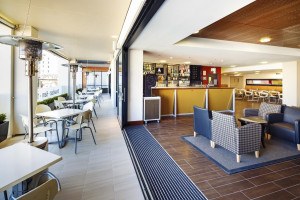  Vacation Hub International | ibis Christchurch Lobby