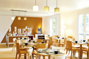  Vacation Hub International | Hotel Novotel Château de Maffliers Lobby