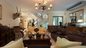  Vacation Hub International | Auberge De Courtrai Lobby