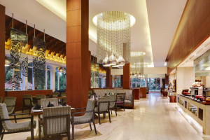  Vacation Hub International | Le Méridien Kochi Lobby