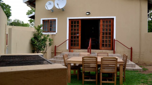  Vacation Hub International | Jock-Inn Guest House Lobby