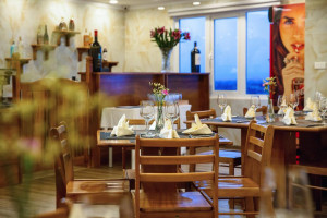  Vacation Hub International | The Light Hotel Lobby