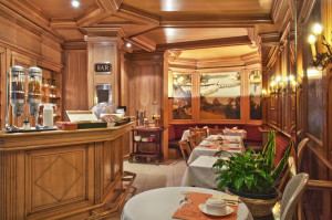  Vacation Hub International | Hotel Murat Lobby