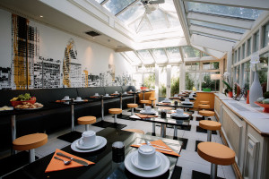  Vacation Hub International | Henley House Hotel Lobby