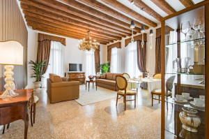  Vacation Hub International | San Teodoro Palace Lobby