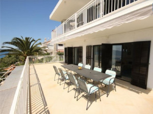  Vacation Hub International | Croatia Sea Front Villa Lobby