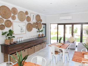  Vacation Hub International | The Maxton Boutique Hotel Lobby