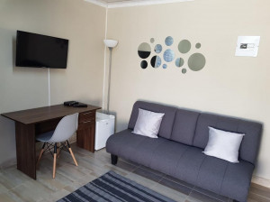  Vacation Hub International | Birds of Paradise Guesthouse Lobby