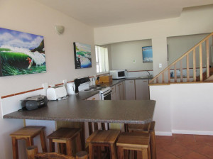  Vacation Hub International | Point Village Accommodation - Laurie's House Lobby