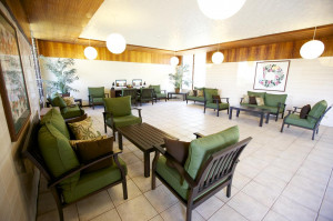  Vacation Hub International | Maui Seaside Hotel Lobby
