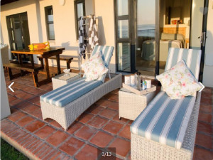  Vacation Hub International | Walter's Place Lobby