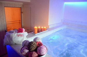  Vacation Hub International | Hotel Mia Cara & Spa Lobby