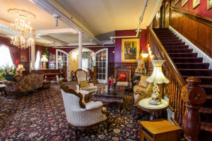  Vacation Hub International | Queen Anne Hotel Lobby