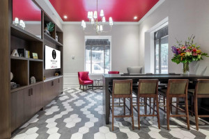 Vacation Hub International | The St. Clair Hotel - Magnificent Mile Lobby
