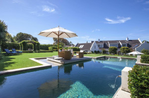  Vacation Hub International | 14 on Klein Constantia Lobby