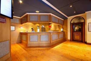  Vacation Hub International | Royal Hotel Ladysmith Lobby