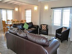  Vacation Hub International | In Touch Accommodation Lobby
