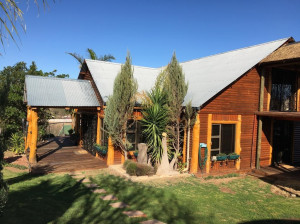  Vacation Hub International | The Logs Self Catering Lobby