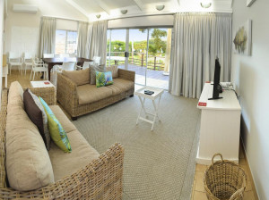  Vacation Hub International | Addo River-View Lodge Lobby