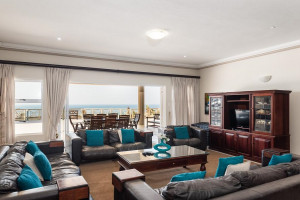 Vacation Hub International | Miramar 3 Lobby