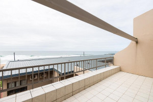  Vacation Hub International | Beachcombers 13 Lobby