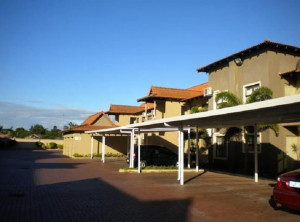  Vacation Hub International | Bay Sun Lodge Lobby
