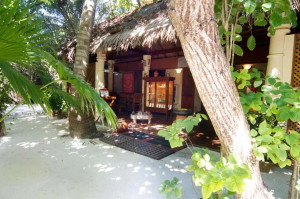  Vacation Hub International | Embudu Village Resort Lobby