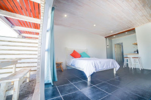  Vacation Hub International | Constantly Kiting Guesthouse Lobby