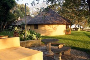  Vacation Hub International | Fleur de Lys Guest Farm Lobby