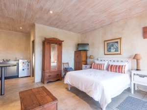  Vacation Hub International | River Cottage Lobby