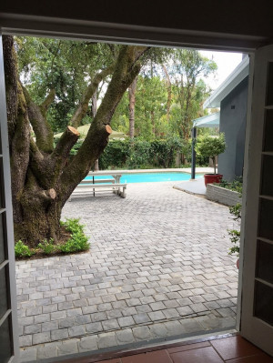  Vacation Hub International | The Garden Shed Lobby