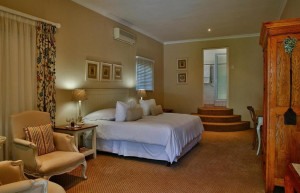  Vacation Hub International | Via's Guesthouse Lobby