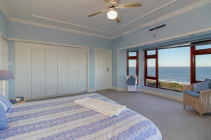  Vacation Hub International | The View Lobby