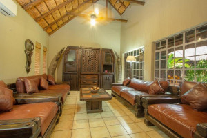  Vacation Hub International | Oasis Blue Lobby