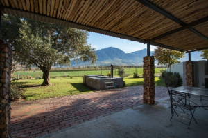  Vacation Hub International | Bergsicht Country Cottages-Ixia Town Cottage Lobby