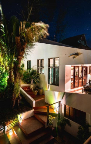  Vacation Hub International | Baia Sonambula Guest House Lobby