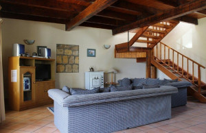  Vacation Hub International | Lance Cottage Lobby