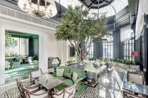  Vacation Hub International | Four Seasons Hotel-Doha Lobby