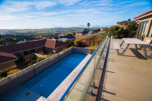  Vacation Hub International | 25 On Rooiels Lobby