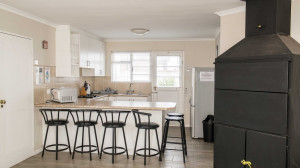  Vacation Hub International | In Touch Accommodation- Bayside Self Catering Lobby