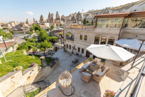 Vacation Hub International | Helen Cave Suites Lobby