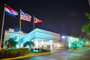  Vacation Hub International | Fort Lauderdale Grand Hotel Lobby