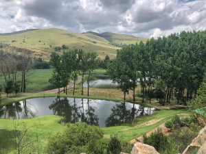  Vacation Hub International | Trout River Falls Lobby