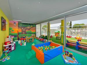  Vacation Hub International | Sol Barbados Lobby