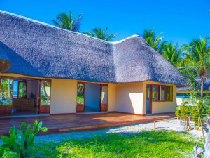  Vacation Hub International | Vilancool Beach Resort Lobby