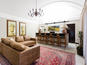 Vacation Hub International | The Gregory Lobby